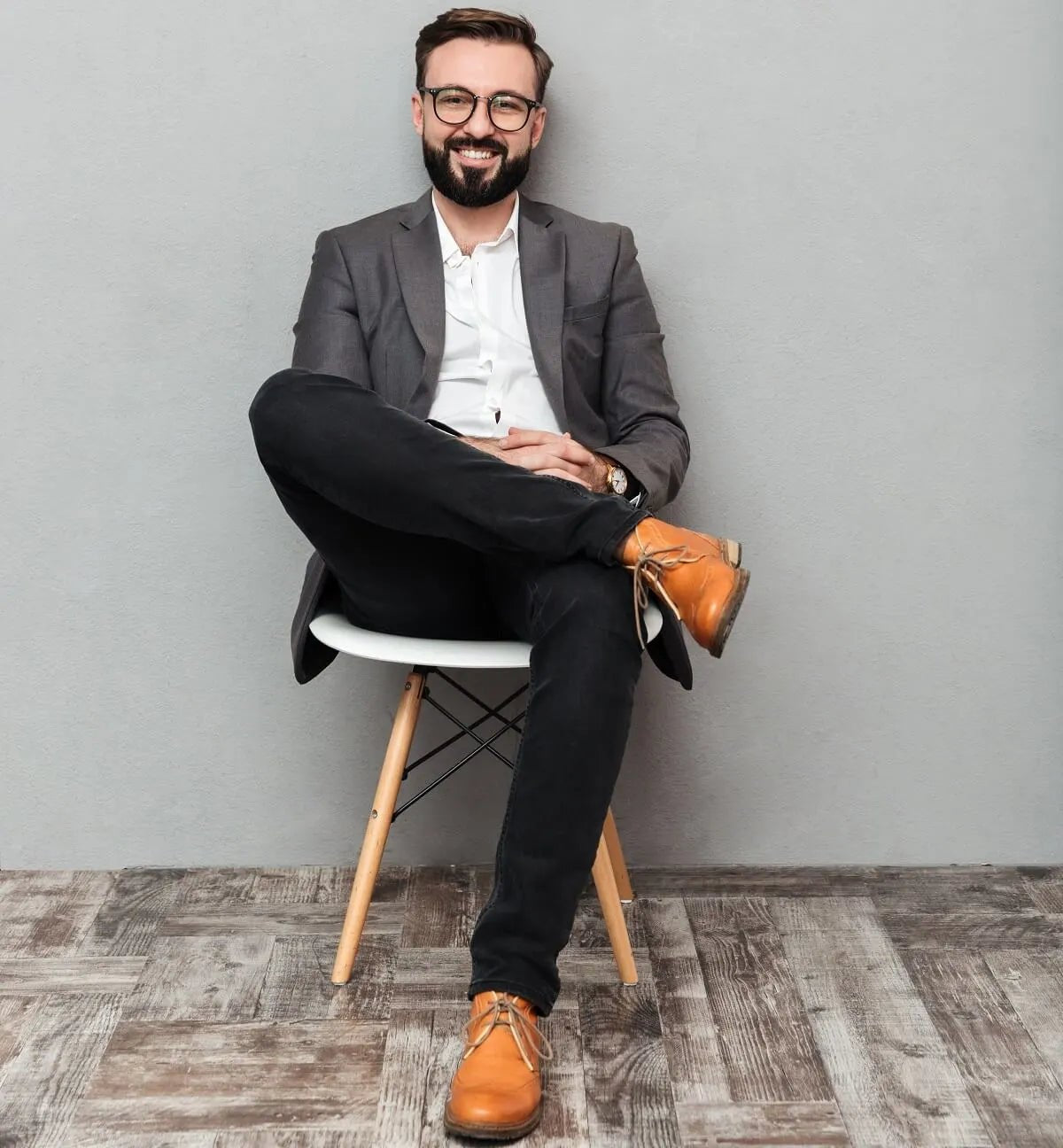 What Color Shoes to Wear With a Gray Suit For Men