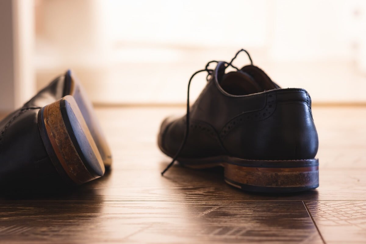 Smelly Shoes? How to Remove & Prevent Odor From Shoes